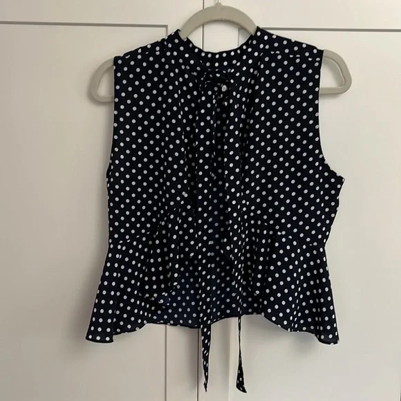 Open ruffle back polka dot blouse - Picture 5 of 5